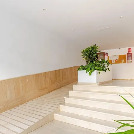 Panoramic Heights Penthouse Apartment *